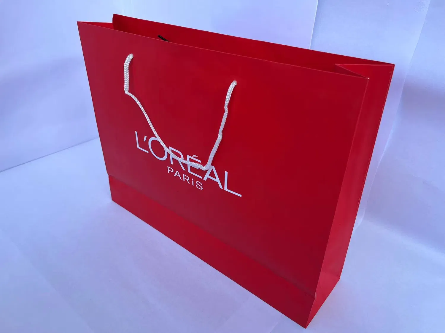 印刷された FSC ホワイト アート コート紙包装高級ショッピング ギフト バッグ